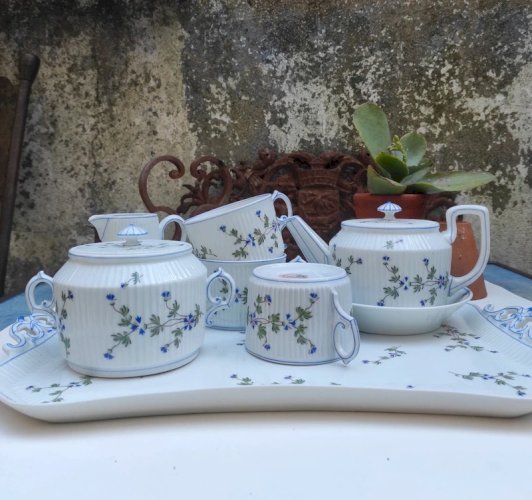 Service à thé, café en Porcelaine fine Mehun décor aux barbeaux