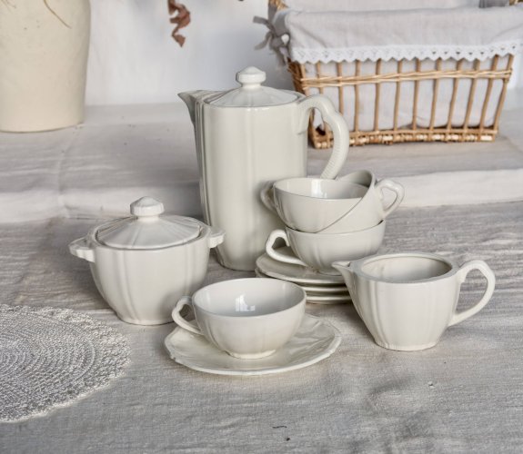 Service à thé pour 4 vintage en faïence ivoire au marli chantourné
