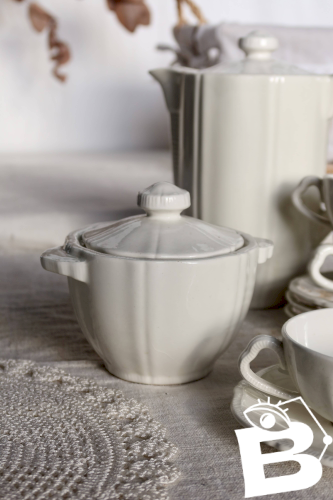 Service à thé pour 4 vintage en faïence ivoire au marli chantourné