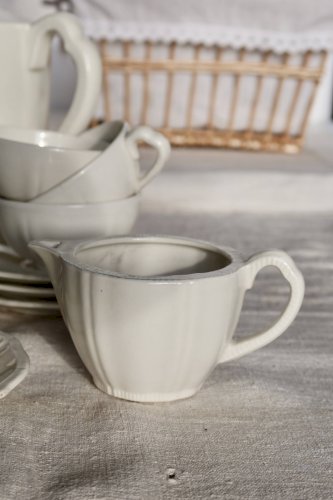 Service à thé pour 4 vintage en faïence ivoire au marli chantourné