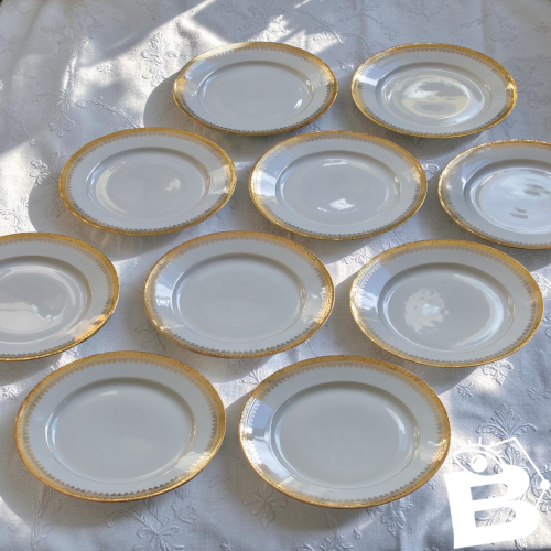 Service ancien en porcelaine de Limoges à lor fin, Peconnet
