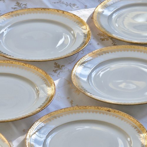 Service ancien en porcelaine de Limoges à lor fin, Peconnet