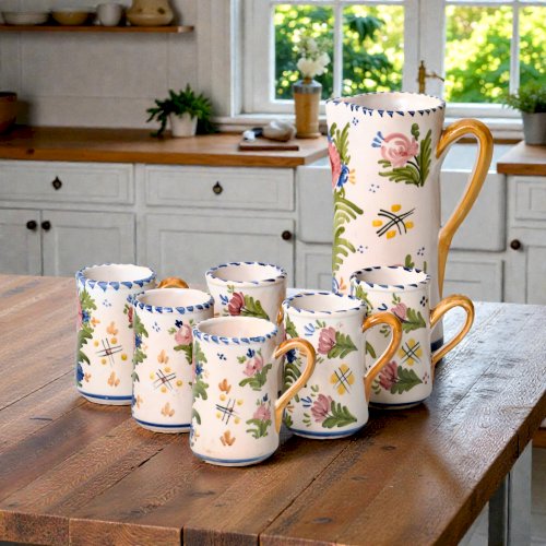 Service ancien grands mugs et carafe de Talavera en terre cuite émaillée