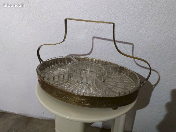 Service Apéritif Année 60-70 ovale avec 5 compartiments en bon état (made in chiner)