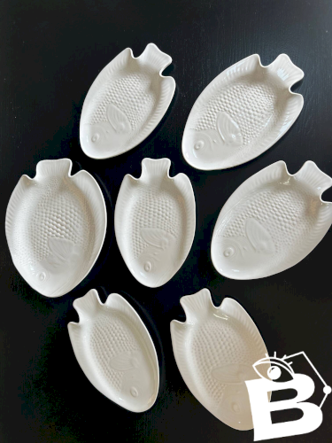 Service dassiettes et plat en porcelaine poisson