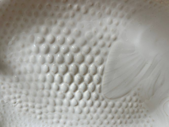 Service dassiettes et plat en porcelaine poisson