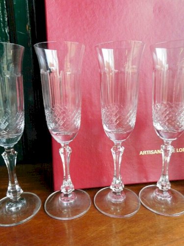 SERVICE DE 12 VERRES A CHAMPAGNE EN CRISTAL ARTISANAT DE LORRAINE