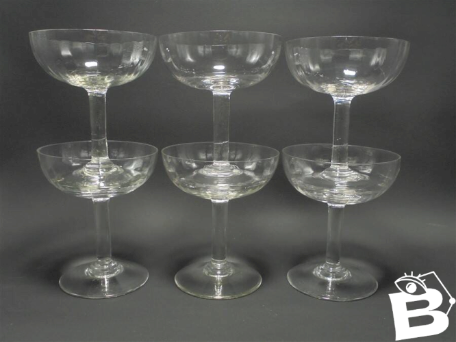 Service de 6 coupes à champagne