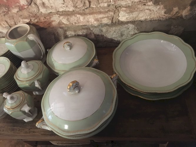 Service de table en  porcelaine de limoges nardon/lafarge