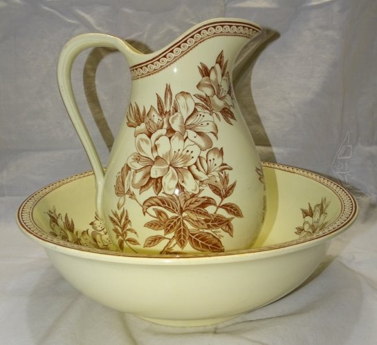 - SERVICE DE TOILETTE BROC & CUVETTE CHOISY LE ROY HIPPOLYTE BOULANGER    D