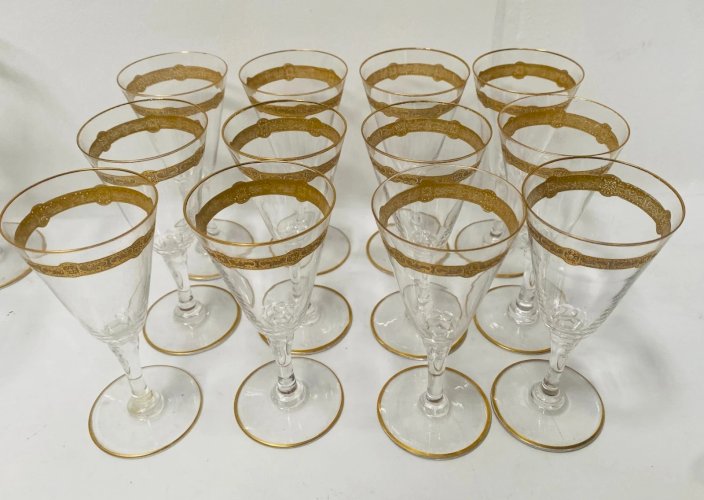 Service de verre a rehaut d'or en cristal taillé XX siècle