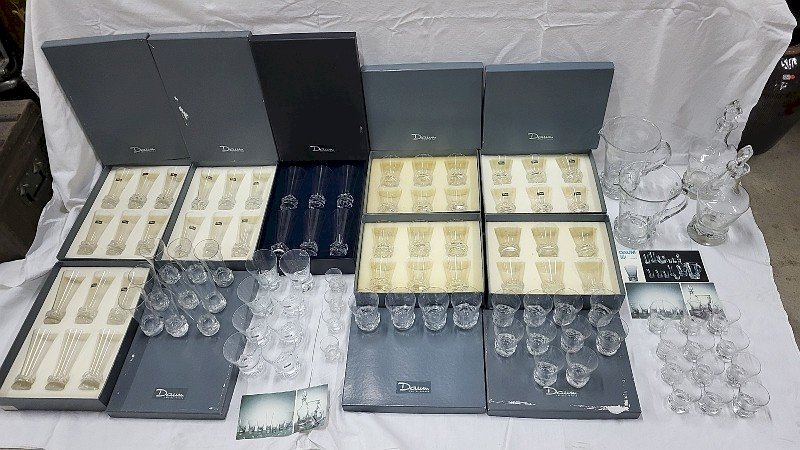 SERVICE DE VERRES DAUM FRANCE SORCY DE 99 PIECES