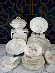 Service en porcelaine Paris à la ville St Denis - Nouveautés 47 Pièces