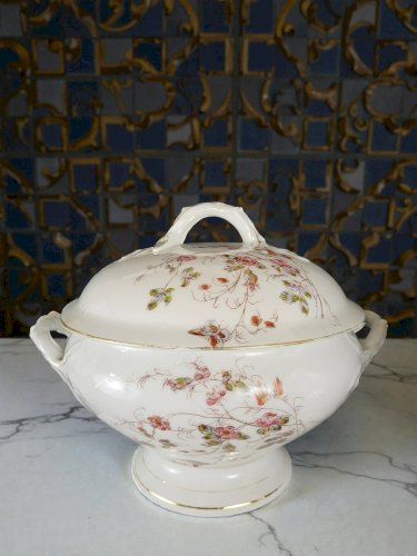 Service en porcelaine Paris à la ville St Denis - Nouveautés 47 Pièces