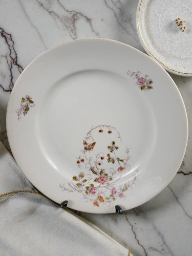 Service en porcelaine Paris à la ville St Denis - Nouveautés 47 Pièces