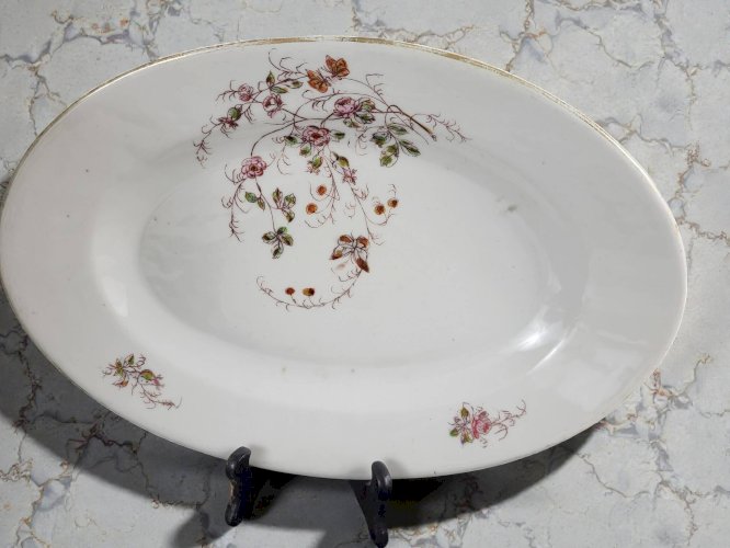 Service en porcelaine Paris à la ville St Denis - Nouveautés 47 Pièces