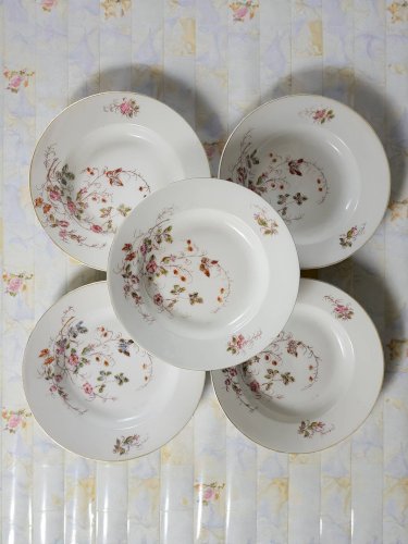 Service en porcelaine Paris à la ville St Denis - Nouveautés 47 Pièces