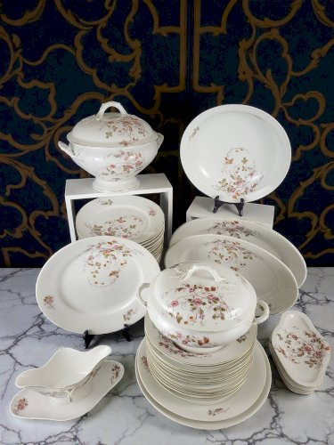 Service en porcelaine Paris à la ville St Denis - Nouveautés 47 Pièces