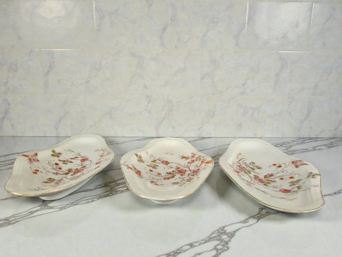 Service en porcelaine Paris à la ville St Denis - Nouveautés 47 Pièces