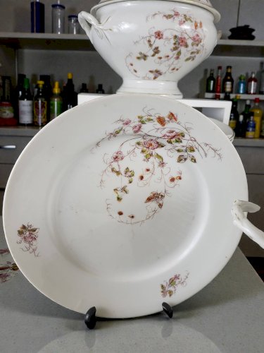 Service en porcelaine Paris à la ville St Denis - Nouveautés 47 Pièces