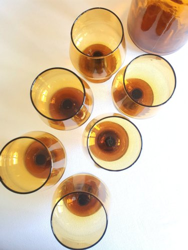 Service en verre ambré années 70