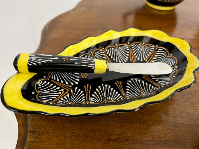 Service Petit Déjeuner Henriot Quimper Noir Jaune 60s 4 Tasses Complet