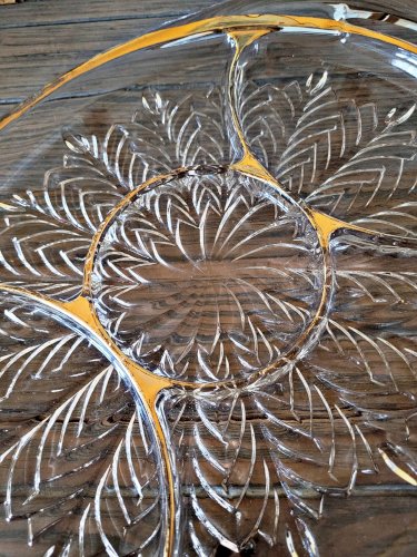 Serviteur apéritif à anses en verre moulé et dorure, vintage