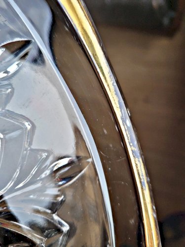 Serviteur apéritif à anses en verre moulé et dorure, vintage