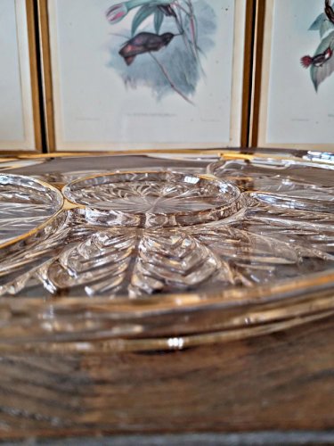 Serviteur apéritif à anses en verre moulé et dorure, vintage