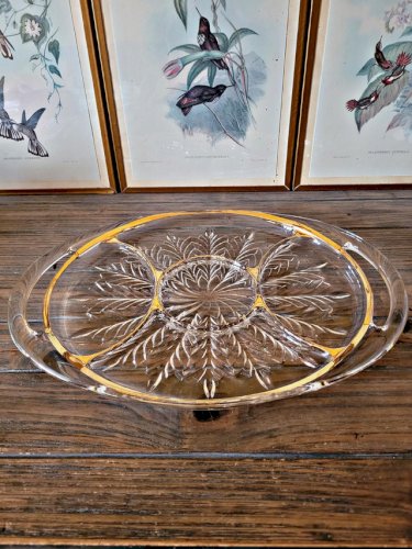 Serviteur apéritif à anses en verre moulé et dorure, vintage