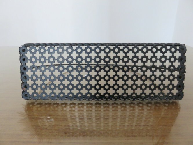 SERVITEUR PLATEAU EN RIGITULLE METAL PERFORE TREFLE NOIR ANNEES 50 60 VINTAGE