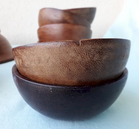 Set à apéritif en bois sculpté 
