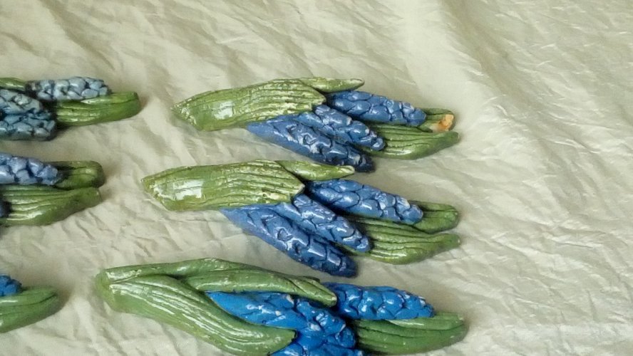 SET DE 10 PORTE COUTEAUX EN CÉRAMIQUE VERNISSÉE BOUQUET DE LAVANDE*