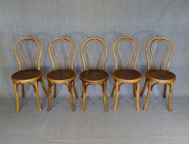 Set de 5 chaises N° 18 1/2 par Thonet, trés bistrot - 1930 -