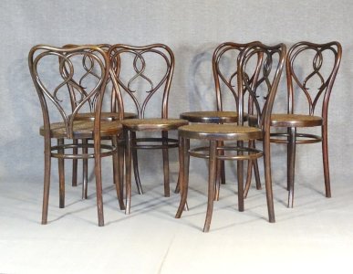 Set de 6 Dining chairs ,Thonet N°561 au catalogue USA .