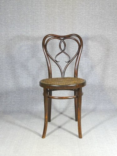 Set de 6 Dining chairs ,Thonet N°561 au catalogue USA .