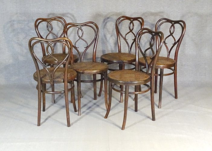Set de 6 Dining chairs ,Thonet N°561 au catalogue USA .