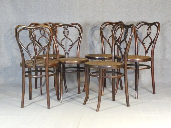 Set de 6 Dining chairs ,Thonet N°561 au catalogue USA .