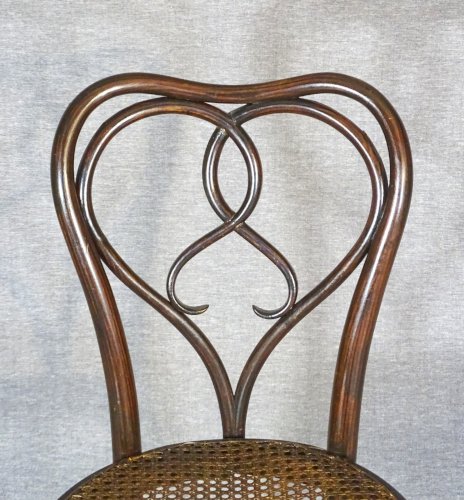 Set de 6 Dining chairs ,Thonet N°561 au catalogue USA .