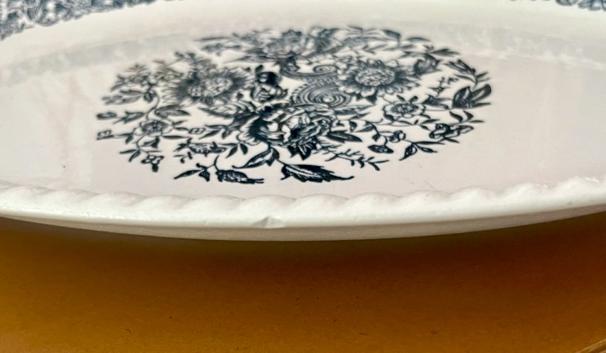 Shabby Chic - Lot n° 1 - Grand plat de service ovale Fleurs bleues  - 37 cm