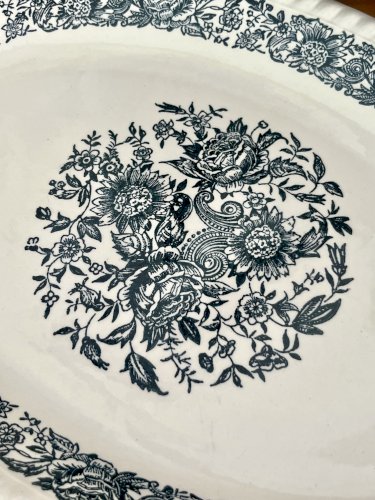 Shabby Chic - Lot n° 1 - Grand plat de service ovale Fleurs bleues  - 37 cm