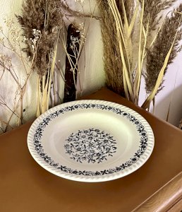 Shabby Chic - Lot no. 2 - Deep plate with wings "Blue Flowers" - 23.2 cm