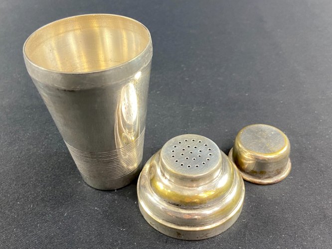 Shaker individuel en métal argenté