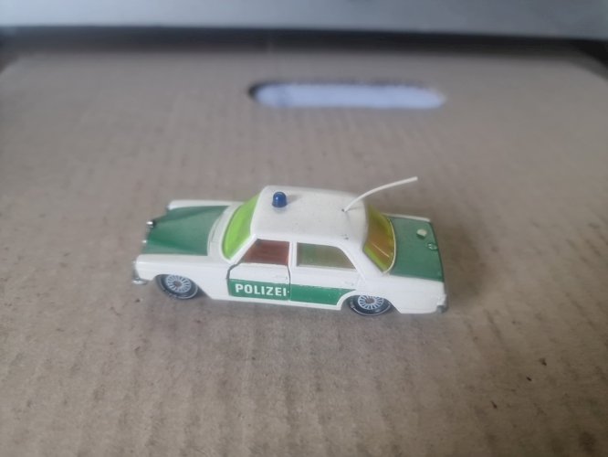 Siku Mercedes 250  polizei tres Bon État
