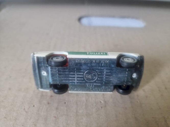 Siku Mercedes 250  polizei tres Bon État