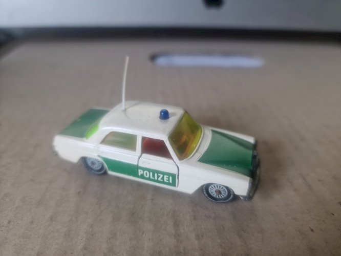 Siku Mercedes 250  polizei tres Bon État