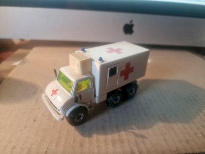 SIKU Mercedes-Benz Unimog Ambulance C/-long 11.5cm