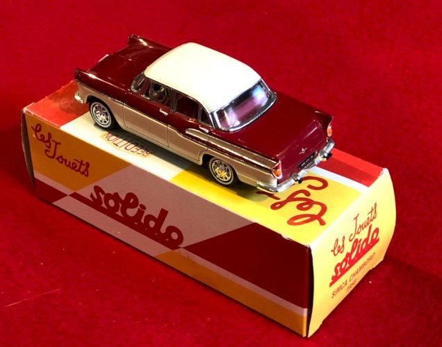 Simca Chambord (1958) 1/43 Solido