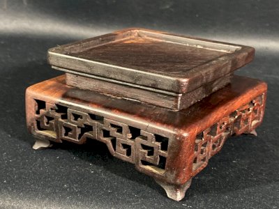 Diamond-shaped pedestal Far East in solid Hongmu wood China early 20th century