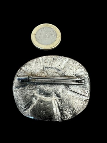 Solide Broche design Createur abstrait émail vers 1970 Vintage Unisexe Collector